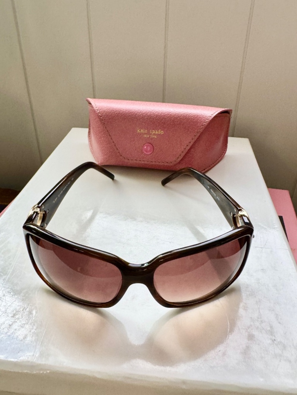 Kate Spade sunglasses Y2K Curved Wrap Tortoise shell deadstock never worn case - Picture 9 of 15